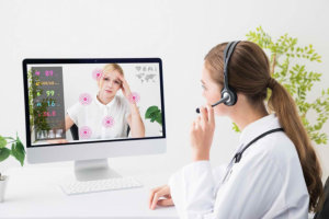 medical staff talking with her patient